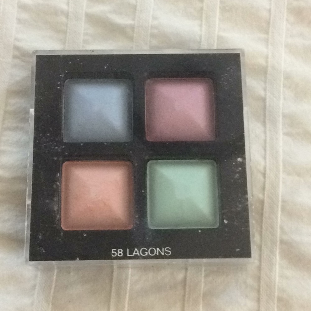 Vintage CHANEL Eyeshadow Tester !! Brand New ♥️💋